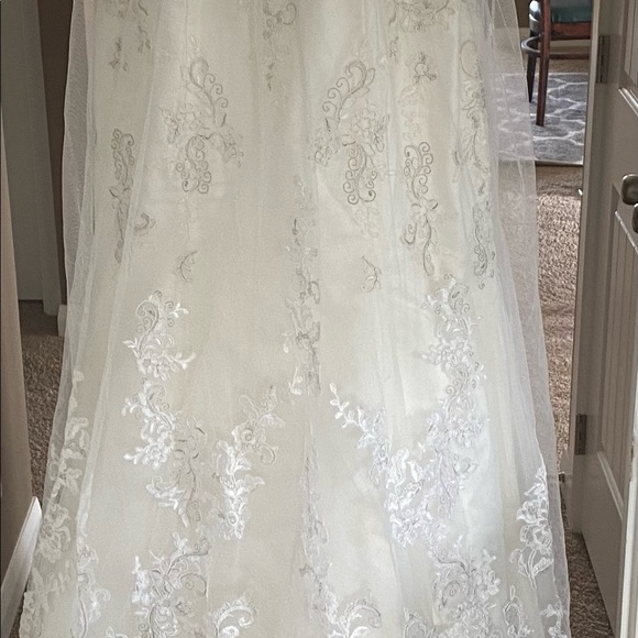 Essence of Australia Size 10 - Picture 9 of 11